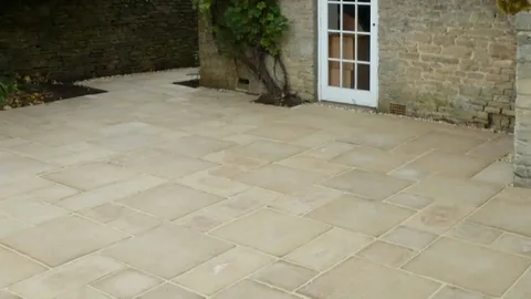 paving slabs milton keynes